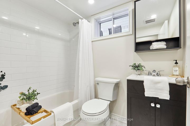 Photo 29 at 432 Park Road N, McLaughlin, Oshawa
