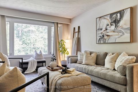 Photo 1 at 432 Park Road N, McLaughlin, Oshawa