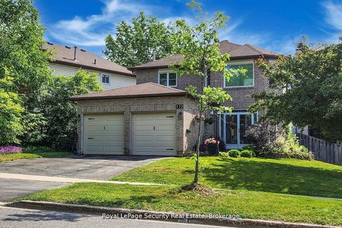 Photo 1 at 122 Browning Trail, Letitia Heights, Barrie Photo 1 at 122 Browning Trail, Letitia Heights, Barrie