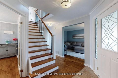Photo 21 at 122 Browning Trail, Letitia Heights, Barrie