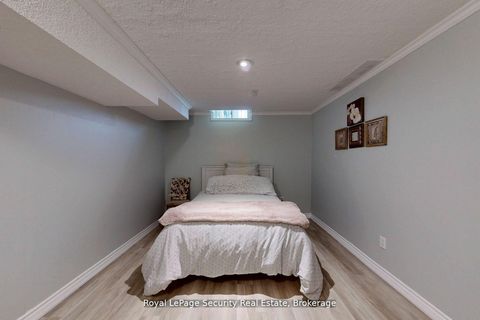 Photo 35 at 122 Browning Trail, Letitia Heights, Barrie