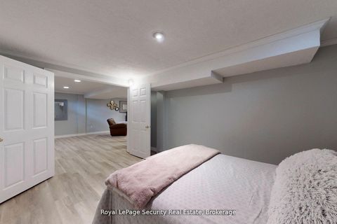 Photo 36 at 122 Browning Trail, Letitia Heights, Barrie