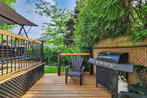 Photo 43 at 122 Browning Trail, Letitia Heights, Barrie