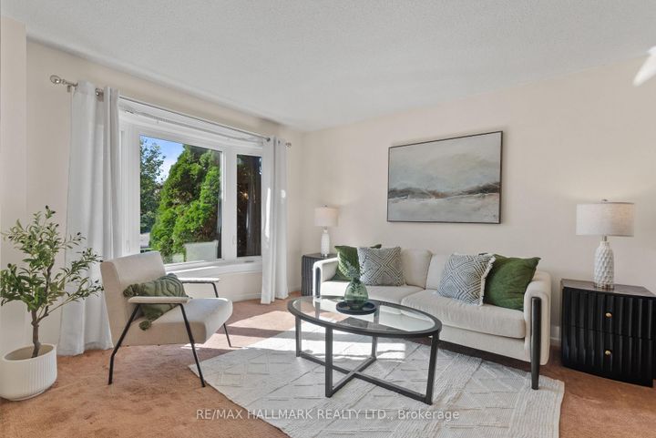 Photo 3 at 15 Emcarr Drive, West Hill, Toronto