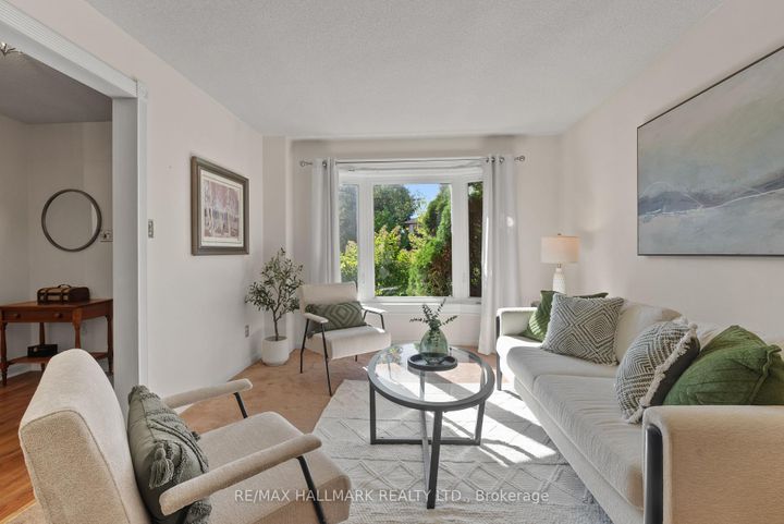 Photo 5 at 15 Emcarr Drive, West Hill, Toronto