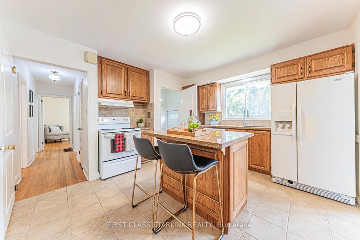 Photo 6 at 621 Dynes Road, Roseland, Burlington