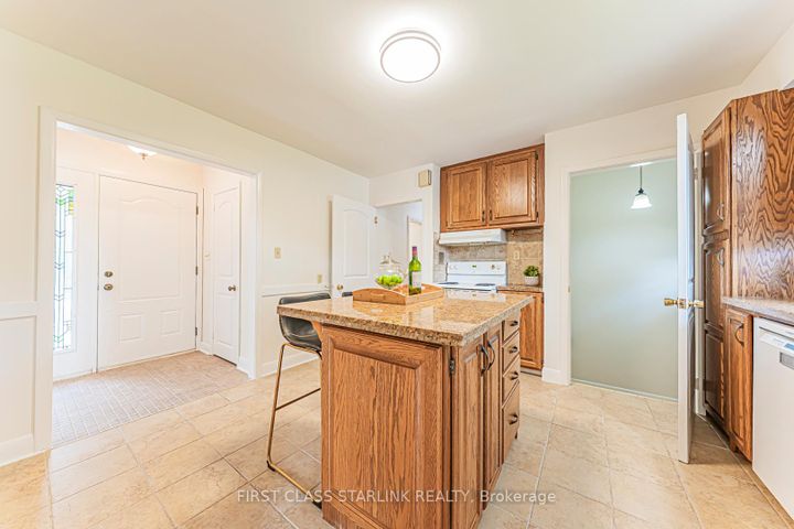 Photo 7 at 621 Dynes Road, Roseland, Burlington