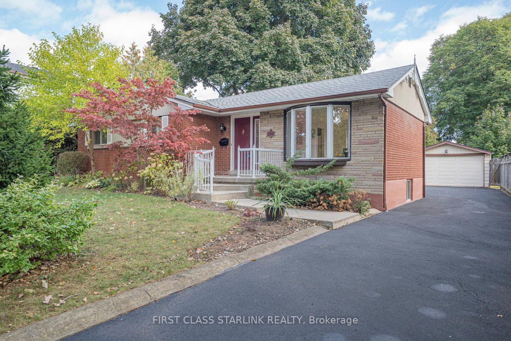 621 Dynes Road, Roseland, Burlington 2