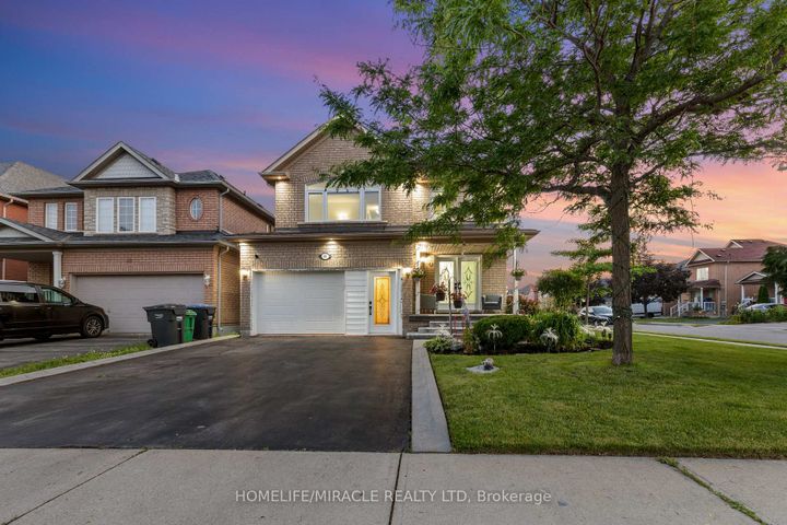 Photo 1 at 44 Newark Way, Fletcher's Meadow, Brampton