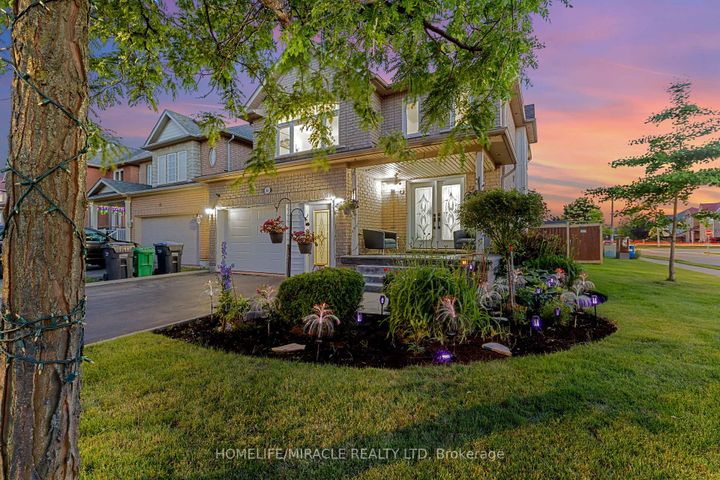Photo 6 at 44 Newark Way, Fletcher's Meadow, Brampton