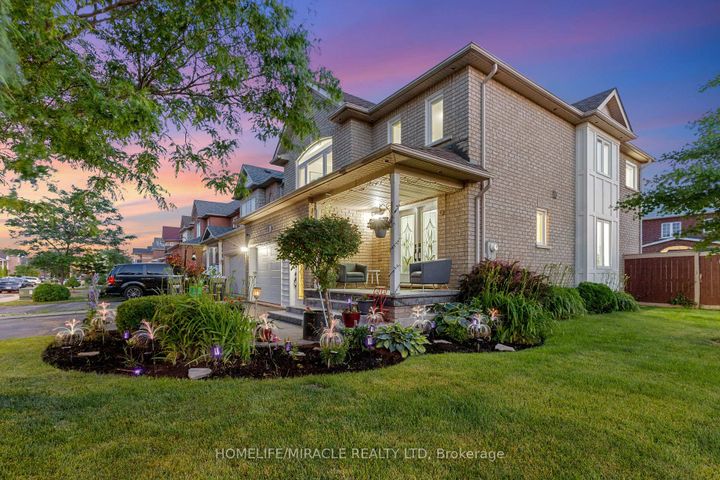 Photo 7 at 44 Newark Way, Fletcher's Meadow, Brampton
