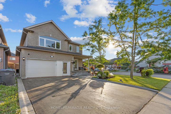 Photo 8 at 44 Newark Way, Fletcher's Meadow, Brampton