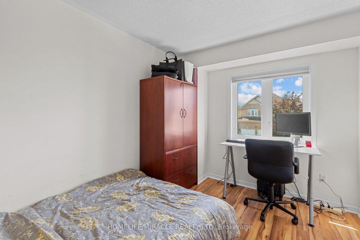 Photo 9 at 44 Newark Way, Fletcher's Meadow, Brampton