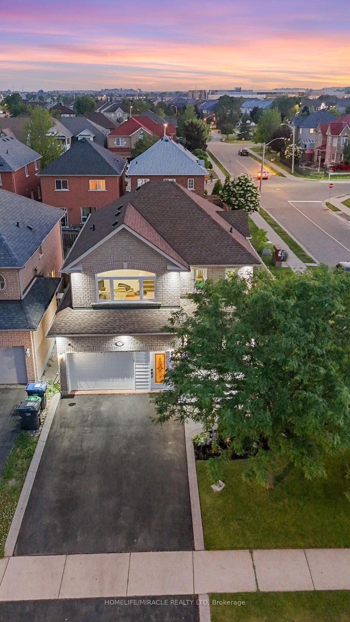 Photo 19 at 44 Newark Way, Fletcher's Meadow, Brampton
