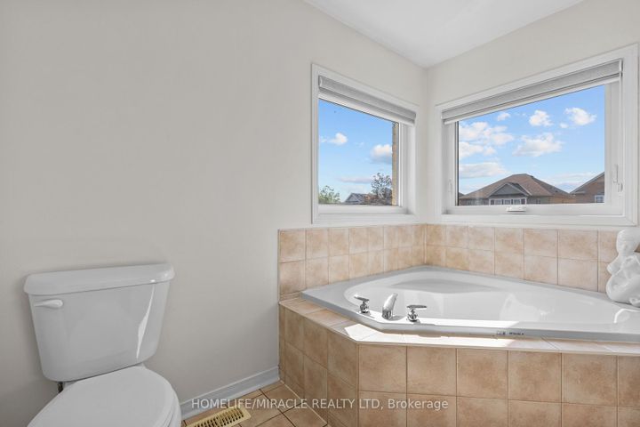 Photo 33 at 44 Newark Way, Fletcher's Meadow, Brampton