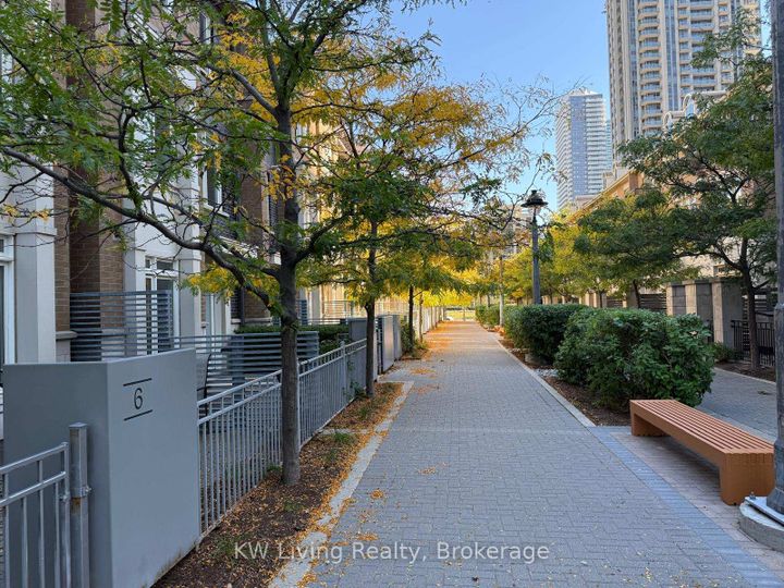 Photo 3 at 106 (6) - 370 Square One Drive, City Centre, Mississauga