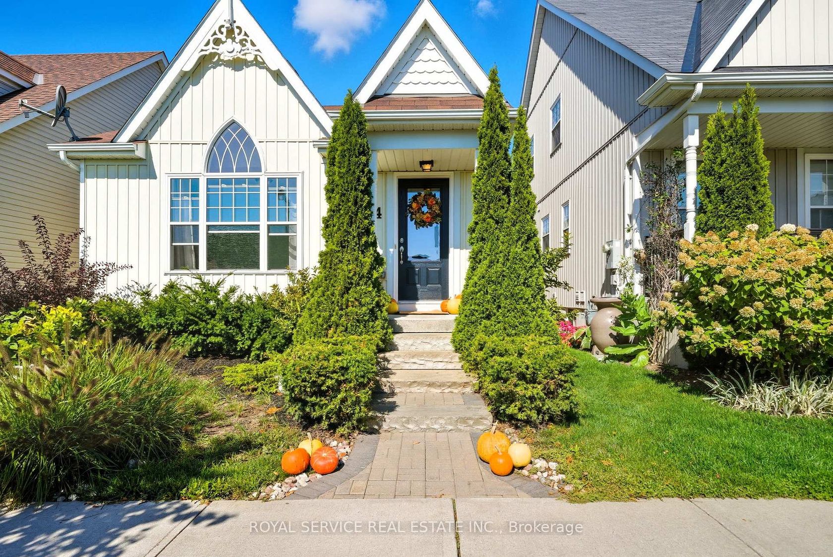 264 Strachan Street, Port Hope by Loree Meneguzzi Real Estate 264 Strachan Street, Port Hope