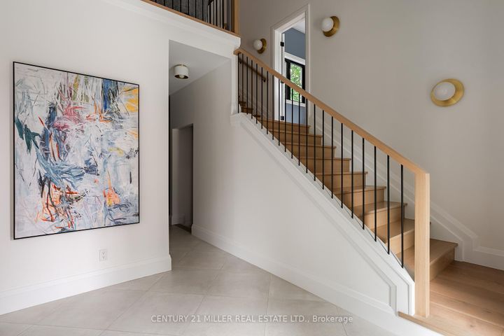 Photo 4 at 935 Harvey Place, LaSalle, Burlington