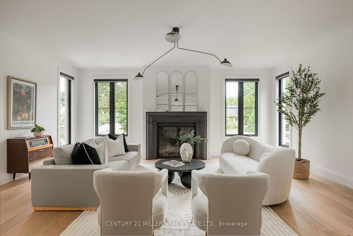 Photo 7 at 935 Harvey Place, LaSalle, Burlington