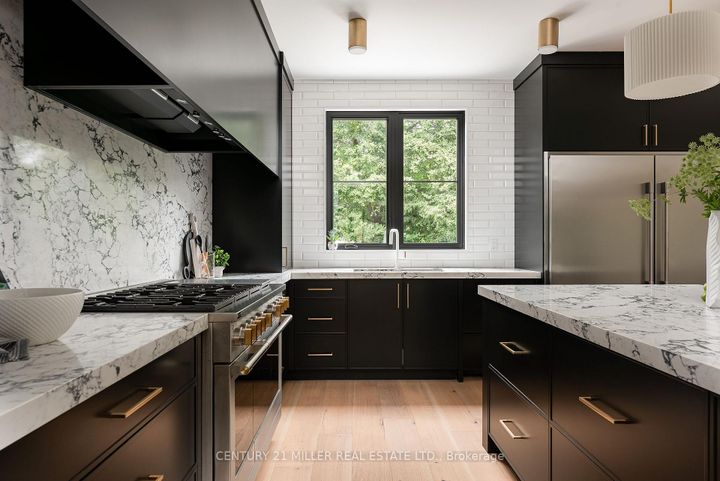 Photo 17 at 935 Harvey Place, LaSalle, Burlington