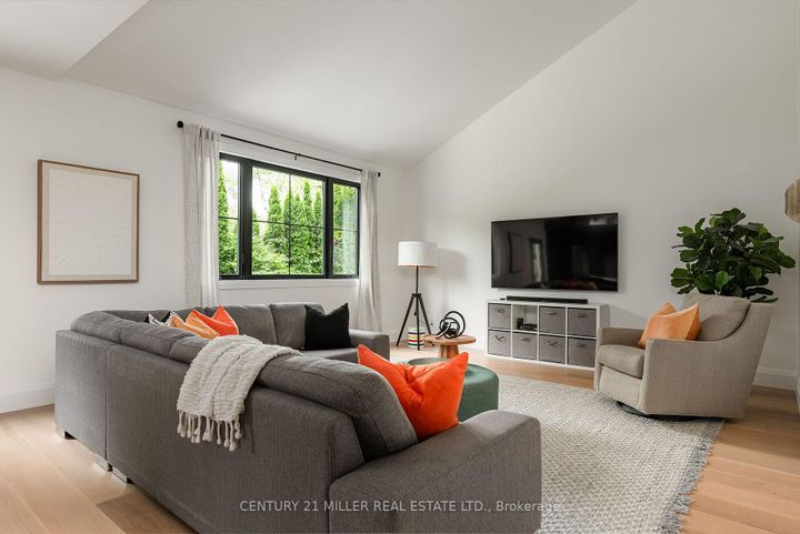 Photo 23 at 935 Harvey Place, LaSalle, Burlington