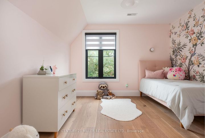 Photo 39 at 935 Harvey Place, LaSalle, Burlington