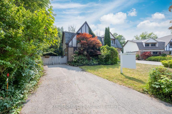 Photo 2 at 400 Wickham Court, Eastdale, Oshawa