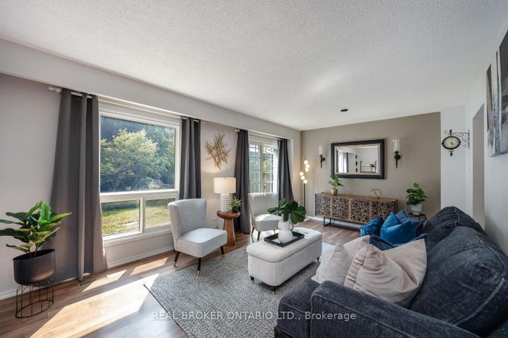 Photo 9 at 400 Wickham Court, Eastdale, Oshawa