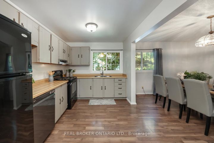 Photo 13 at 400 Wickham Court, Eastdale, Oshawa