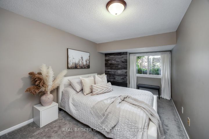 Photo 16 at 400 Wickham Court, Eastdale, Oshawa