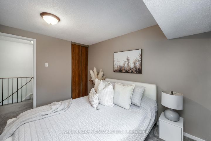 Photo 17 at 400 Wickham Court, Eastdale, Oshawa