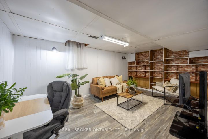 Photo 20 at 400 Wickham Court, Eastdale, Oshawa