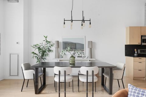 Photo 6 at 215 - 637 Lakeshore Boulevard W, Niagara, Toronto