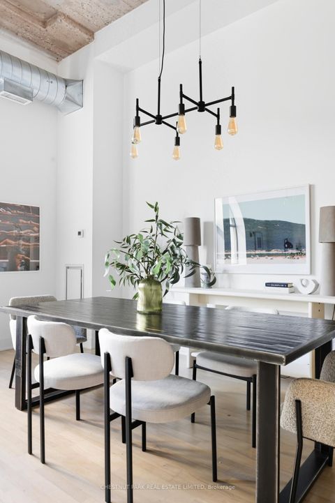 Photo 7 at 215 - 637 Lakeshore Boulevard W, Niagara, Toronto