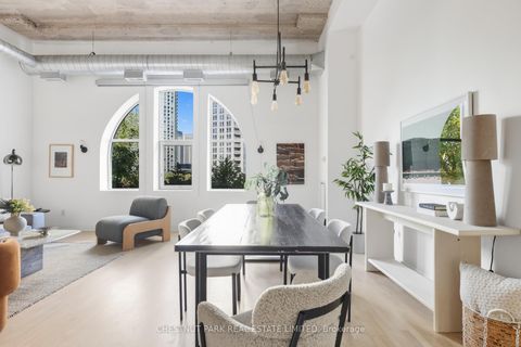 Photo 9 at 215 - 637 Lakeshore Boulevard W, Niagara, Toronto