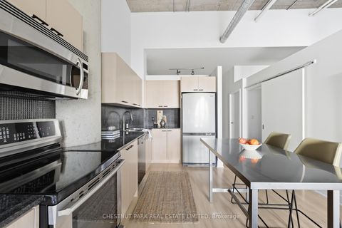 Photo 15 at 215 - 637 Lakeshore Boulevard W, Niagara, Toronto