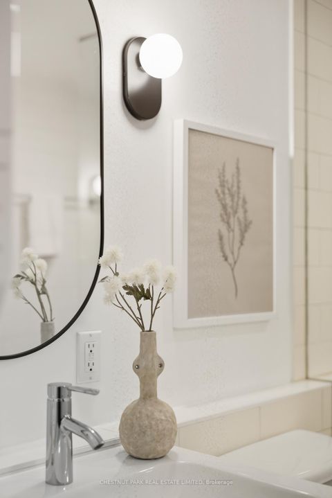 Photo 23 at 215 - 637 Lakeshore Boulevard W, Niagara, Toronto