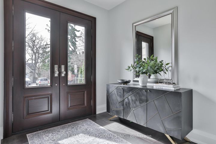 Photo 1 at 6 Meadowcrest Road, Queensway, Toronto