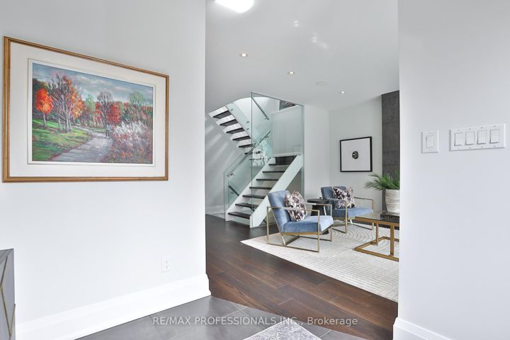 Photo 2 at 6 Meadowcrest Road, Queensway, Toronto