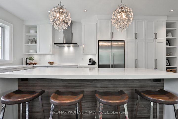 Photo 13 at 6 Meadowcrest Road, Queensway, Toronto
