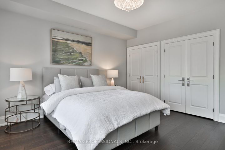 Photo 23 at 6 Meadowcrest Road, Queensway, Toronto