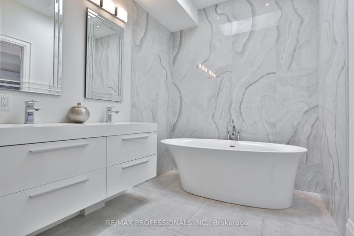Photo 26 at 6 Meadowcrest Road, Queensway, Toronto