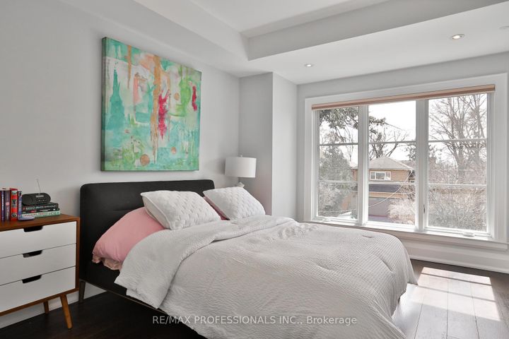Photo 28 at 6 Meadowcrest Road, Queensway, Toronto