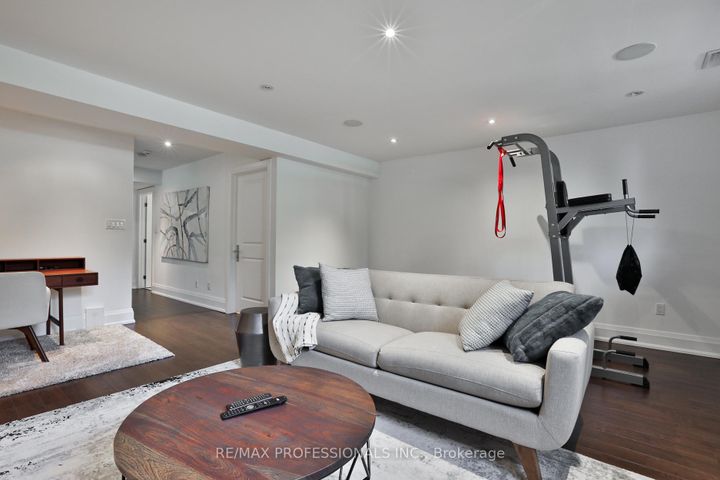 Photo 37 at 6 Meadowcrest Road, Queensway, Toronto