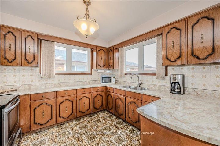 Photo 10 at 112 Linkdale Road, Brampton North, Brampton