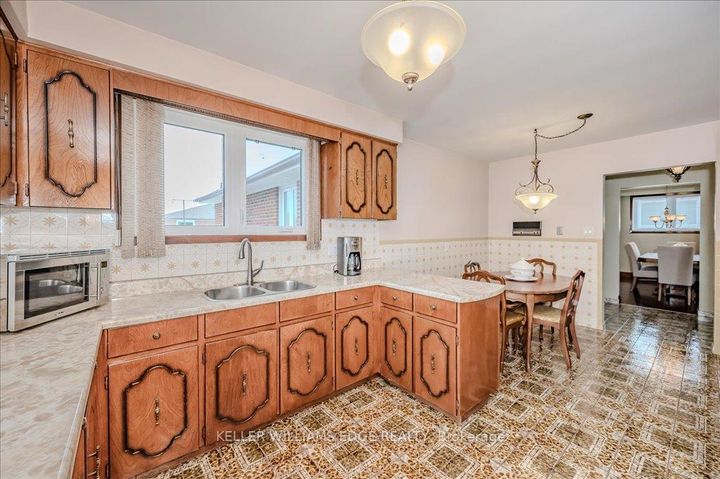 Photo 12 at 112 Linkdale Road, Brampton North, Brampton