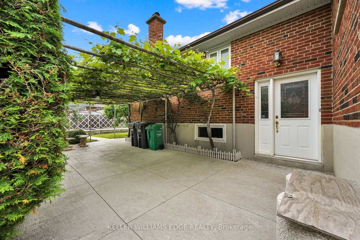 Photo 30 at 112 Linkdale Road, Brampton North, Brampton