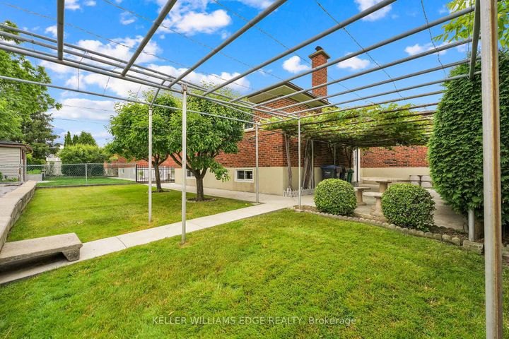 Photo 33 at 112 Linkdale Road, Brampton North, Brampton
