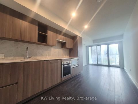 Photo 1 at 1006 - 19 Bathurst Street, Waterfront Communities C1, Toronto