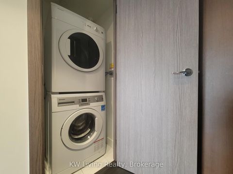 Photo 7 at 1006 - 19 Bathurst Street, Waterfront Communities C1, Toronto